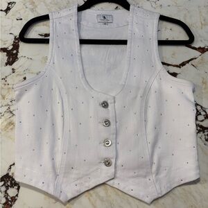 Crop White Sleeveless Button-Up Top